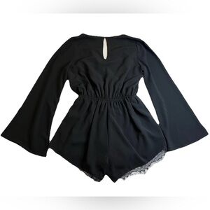 ILLA ILLA Black Long Sleeve Vneck Romper With Lace Trim Size Small